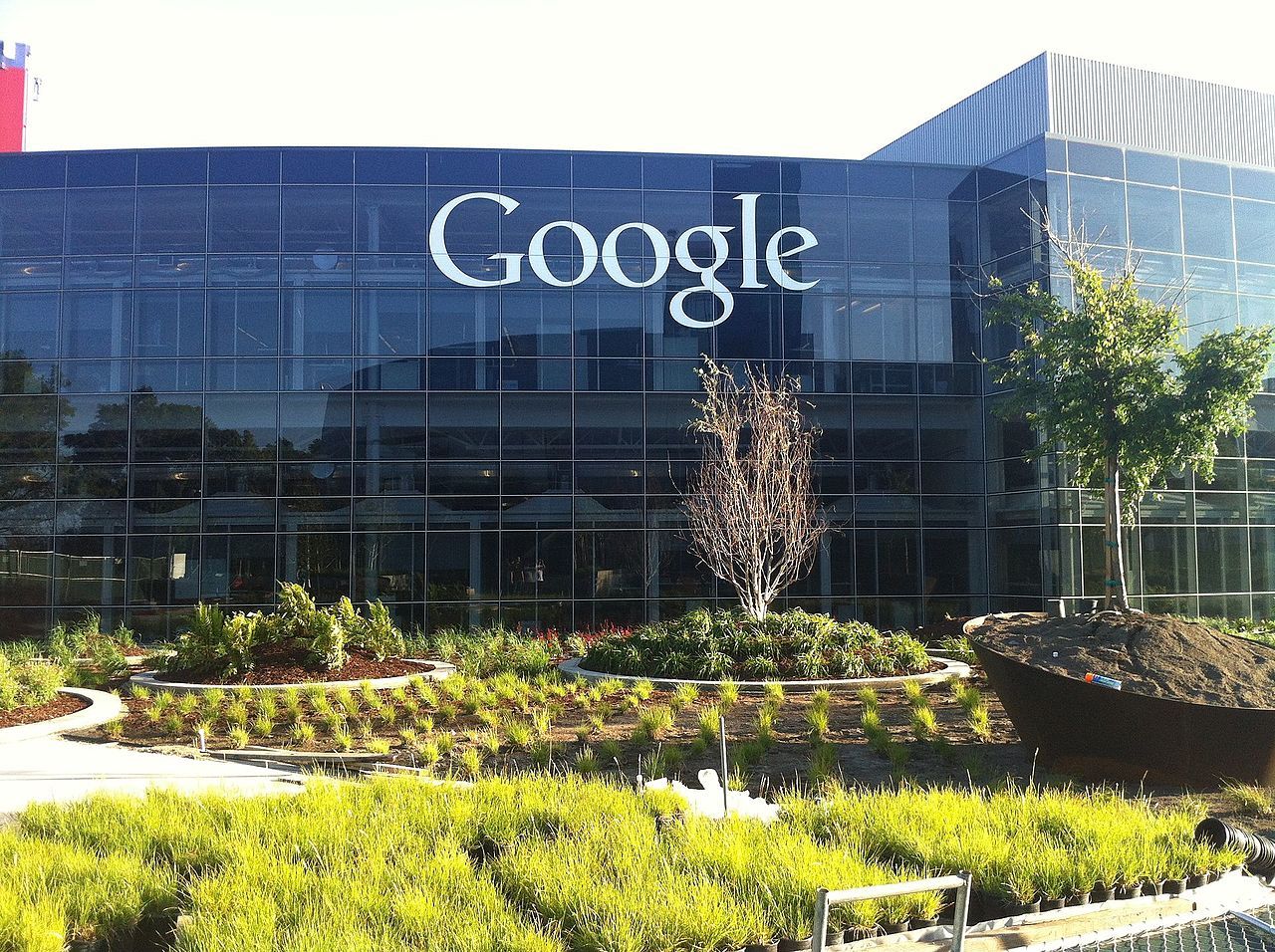 Google settles pay gap lawsuit